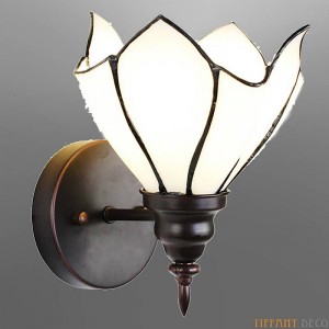 Tiffany Wall Lamp Botanica